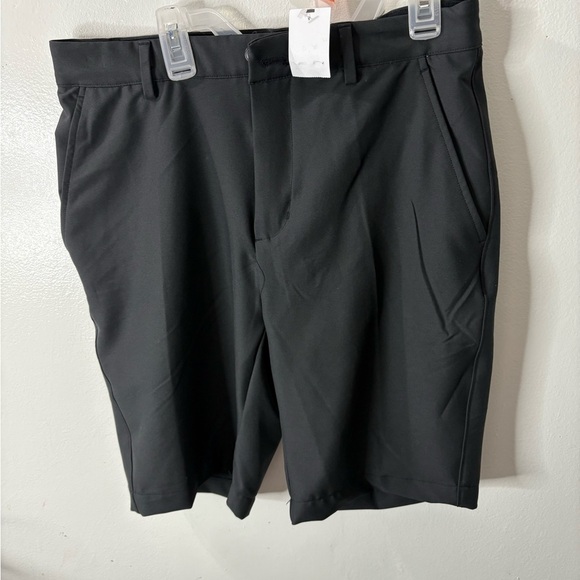 NWT Greg Norman moisture wicking black shorts size 30 - Picture 1 of 6